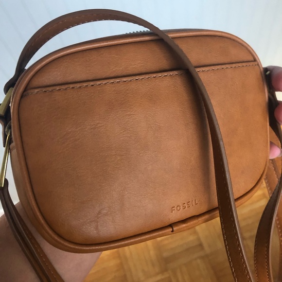 Small leather fossil brand crossbody - Picture 3 of 4